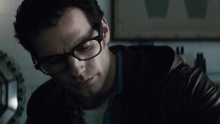 Amy Adams Sexy & Topless – Batman v Superman: Dawn of Justice (6 Pics + Video)