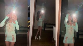 Riley Reid Masturbates Before She Parties