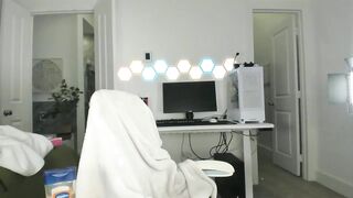 Skylerlo With Her Oiled Tits