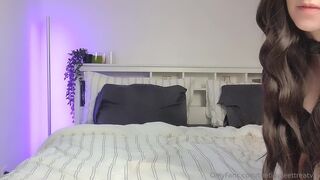 TheTinyFeetTreat Very Horny Kitten